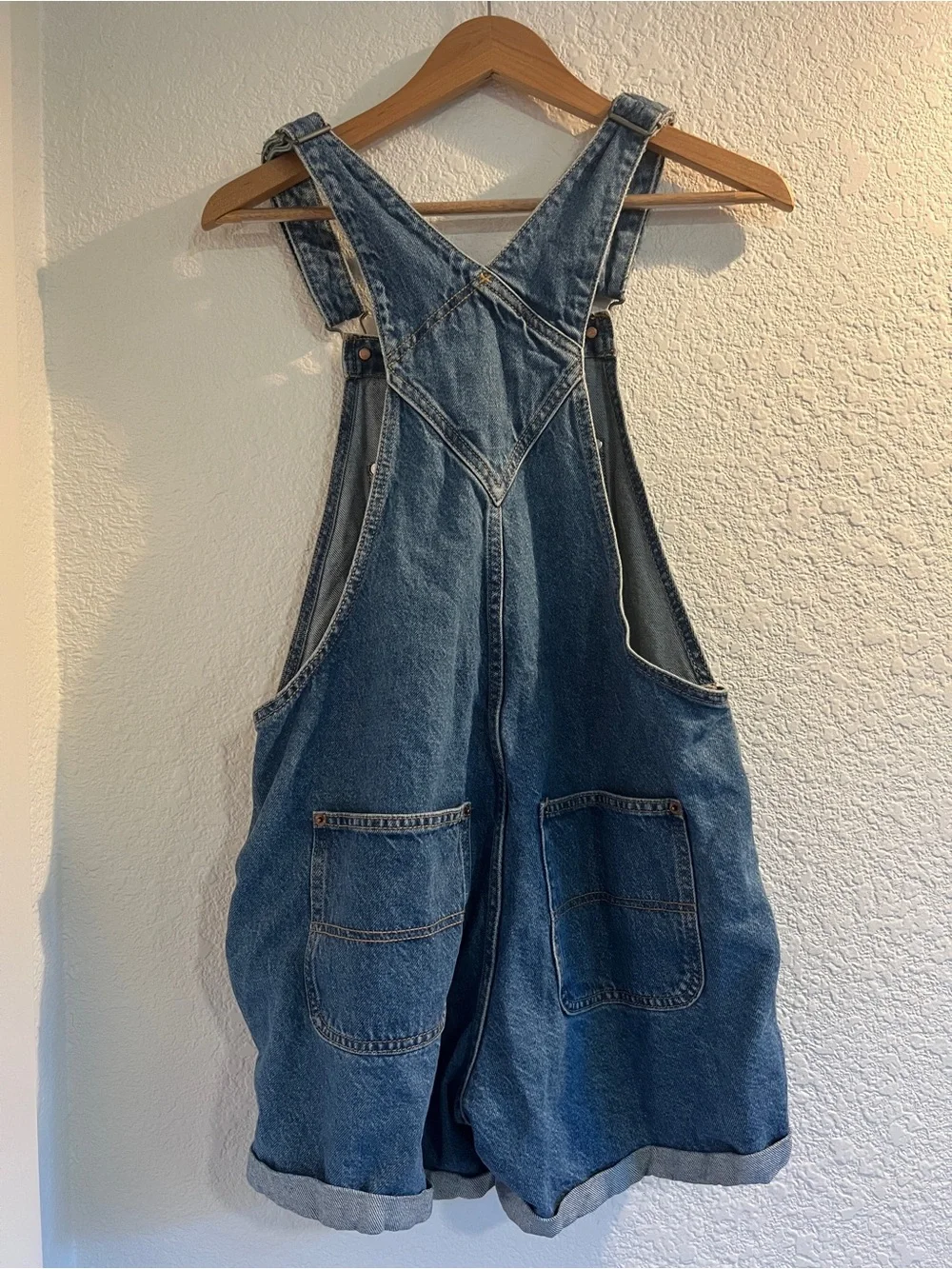 Old Navy Medium Wash Denim Shortalls Overalls - Size Medium